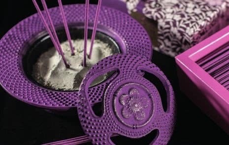 Incensário Japonês Flor de cerejeira em ferro fundido - Roxo