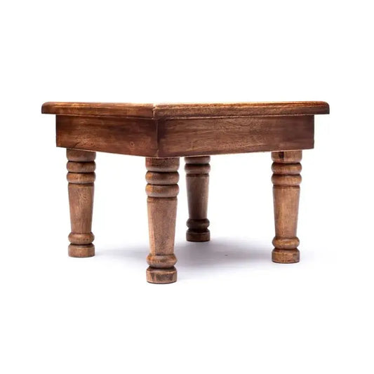 Mesa auxiliar em madeira esculpida com a Flor da Vida
