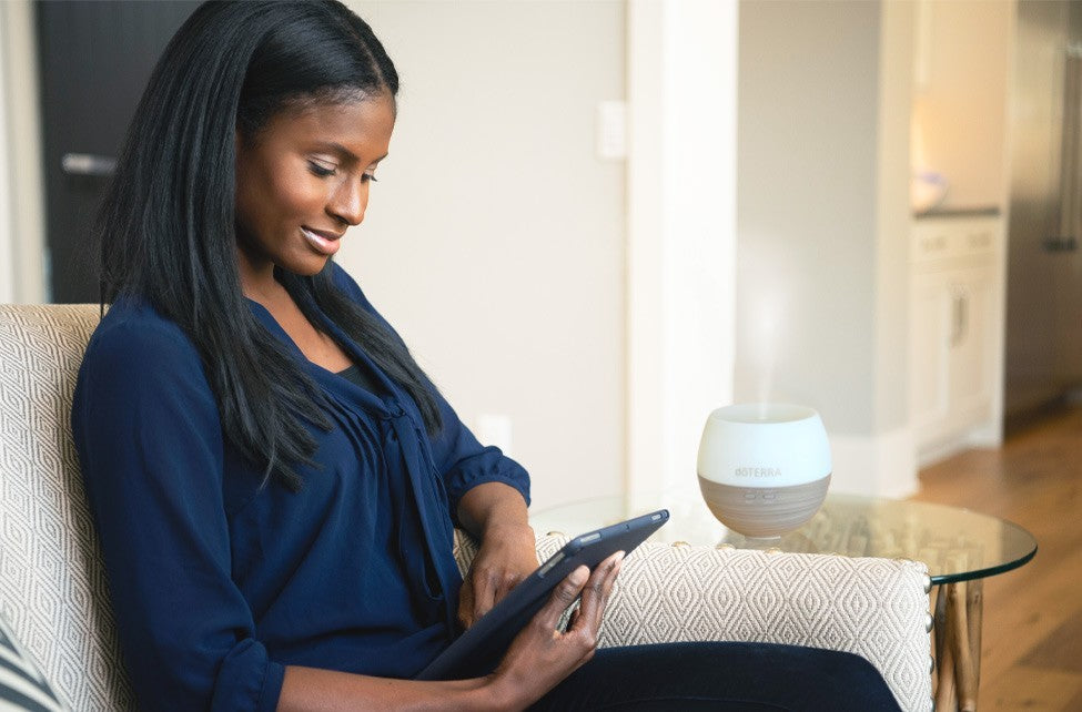 Difusor de óleos essenciais Petal 2.0 com óleos essenciais - doTERRA