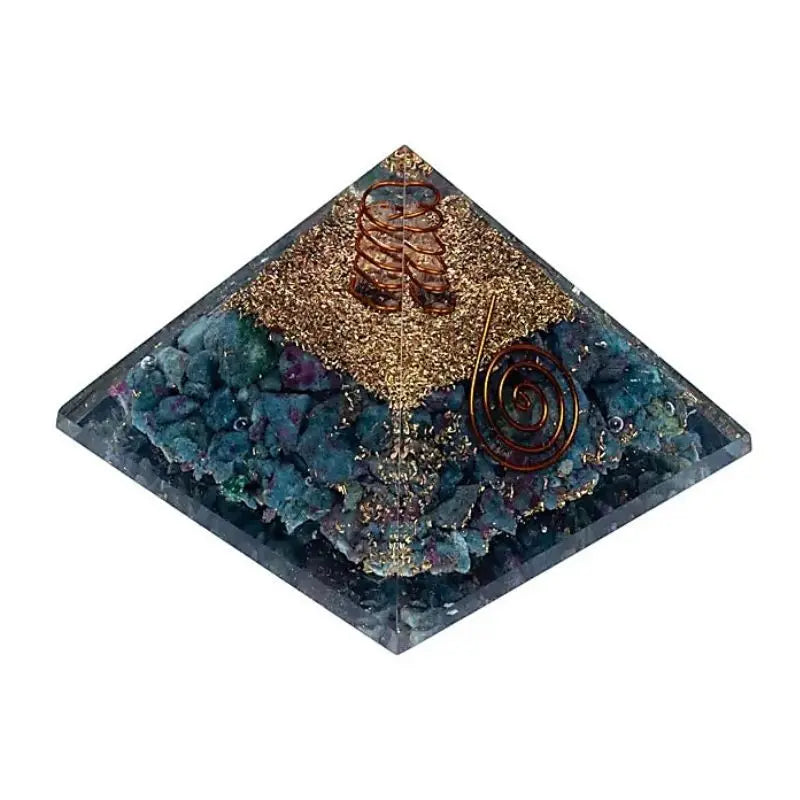 Pirâmide de orgonite com cianita azul e rubi em pedra natural