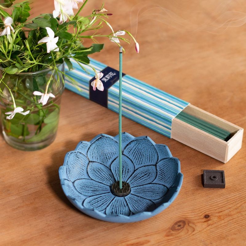 Incensário Japonês Flor de Lotus em ferro fundido - Azul claro