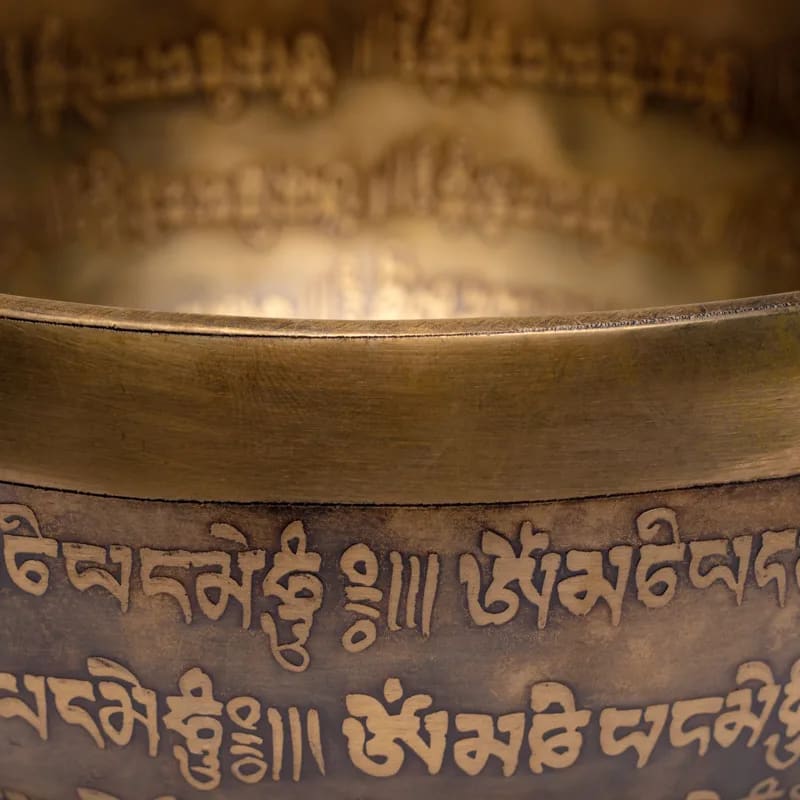 Taça Tibetana Om Mani Pad Me Hum com batente em madeira - 24 cm