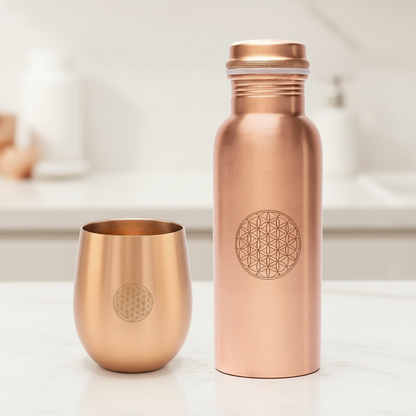Kit com garrafa e copo em cobre - Flor da vida